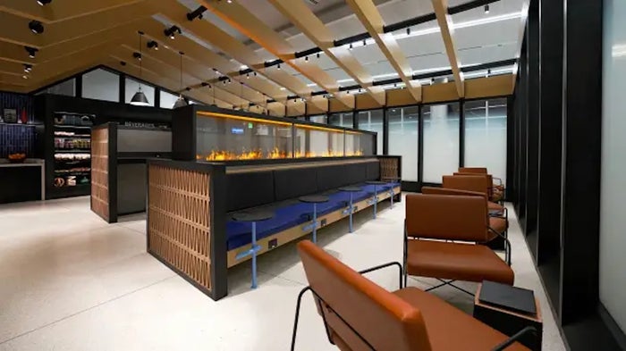 United Club Fly Lounge-Light Concept Opens at Denver Airport