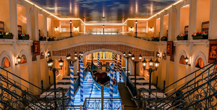 Canal Grand Restaurant on Carnival Venezia