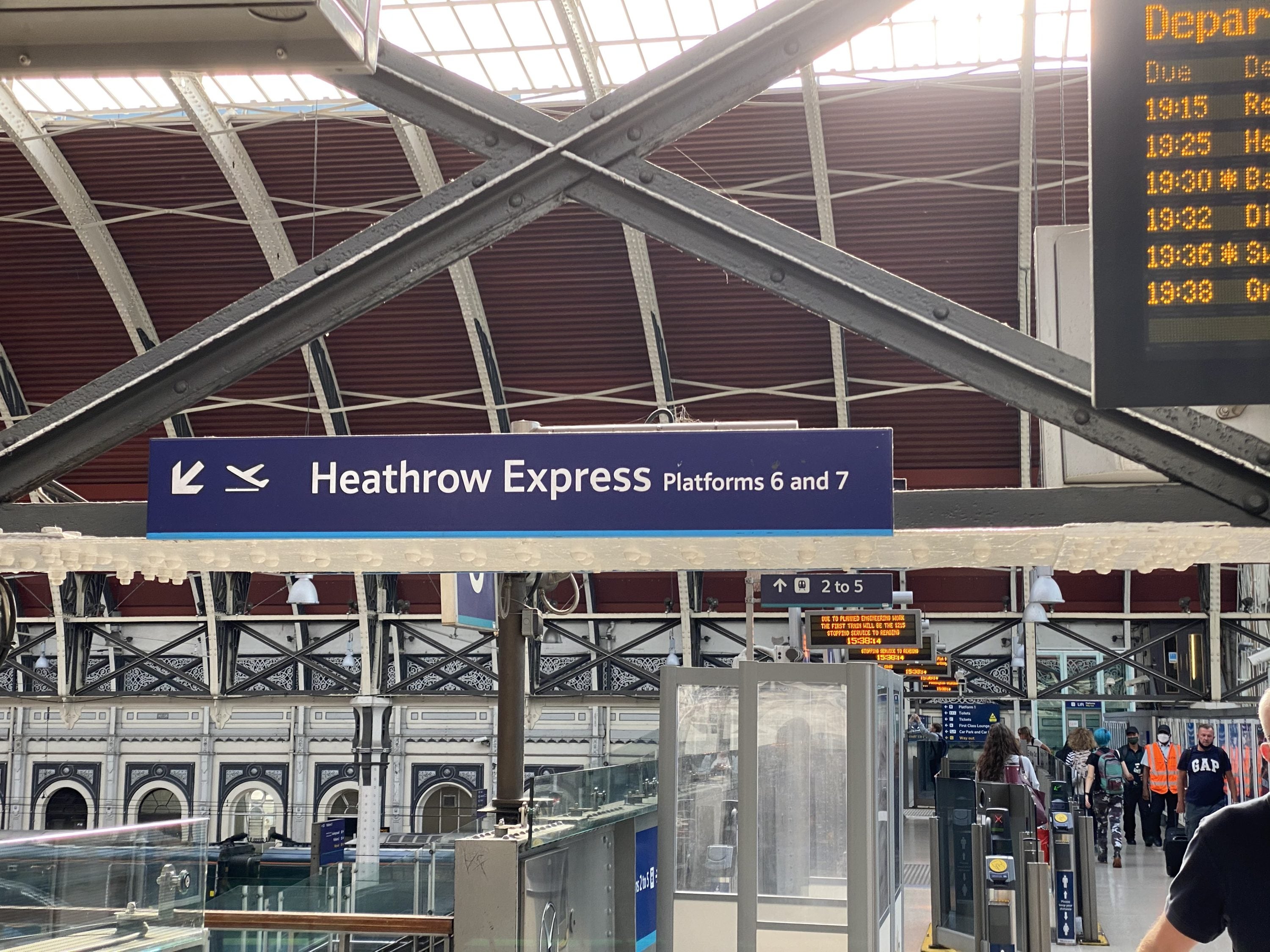 Heathrow Express sign at Paddington