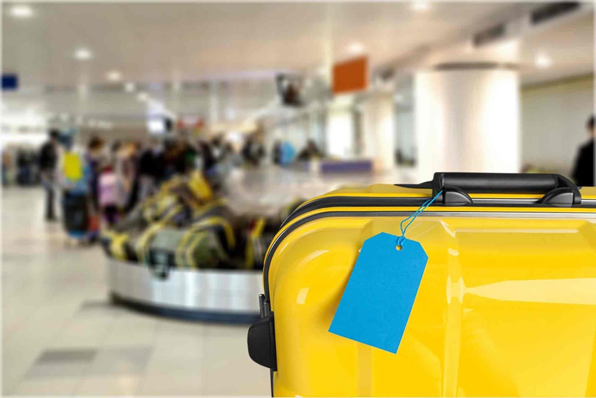 The 11 Best Luggage Tags on the Market for Travelers [2023]