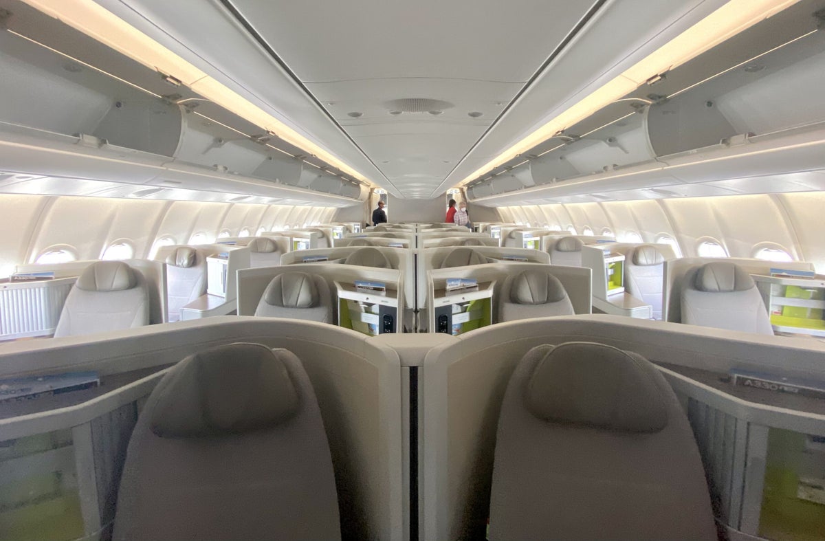 TAP A330 900neo business class cabin