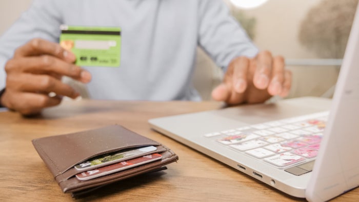 The 14 Best Minimalist Travel Wallets for Men & Women [2025]