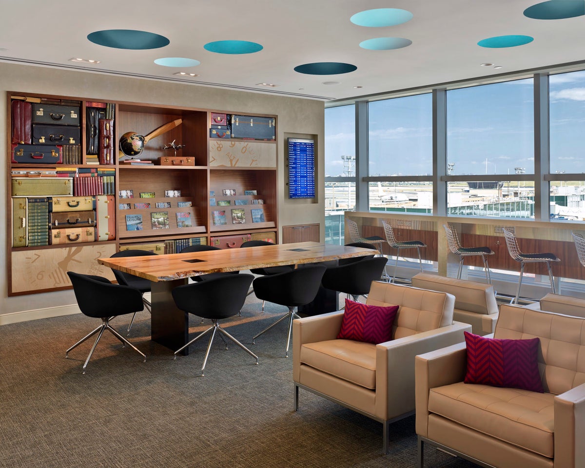 The Philadelphia (PHL) American Express Centurion Lounge – Location, Hours, Amenities, and More