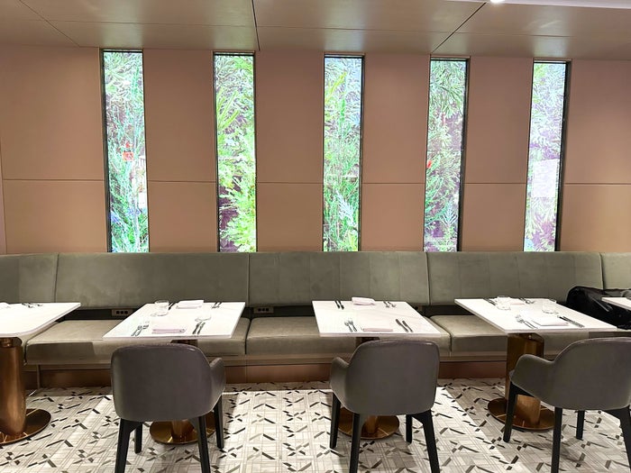 Chelsea Lounge JFK dining room virutal windows