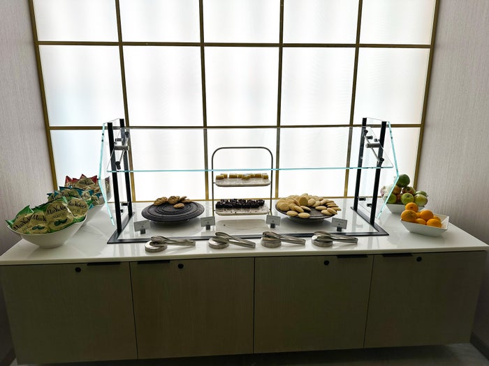 Chelsea Lounge JFK snack station