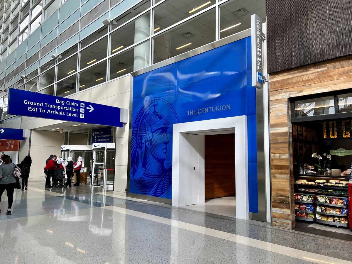 The Dallas (DFW) American Express Centurion Lounge – Location, Hours, Amenities, and More