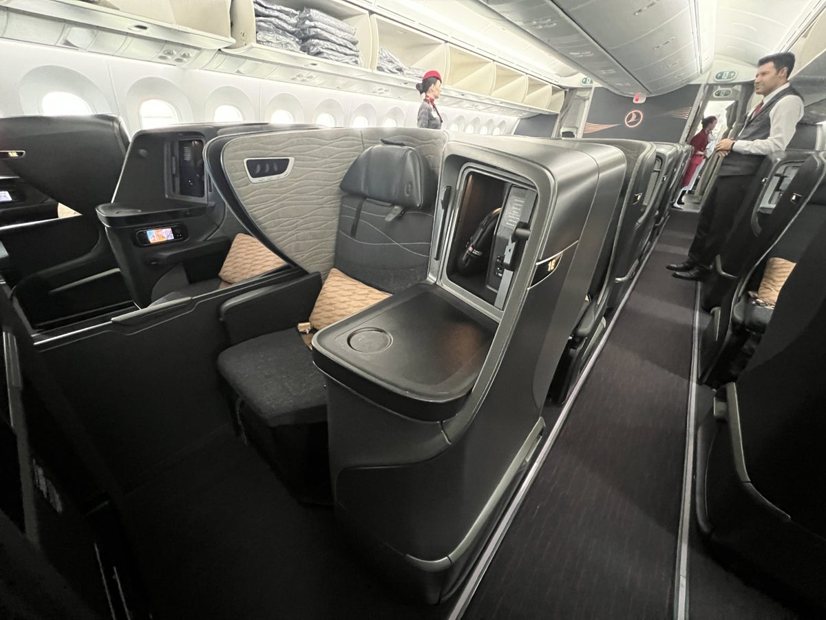 Turkish AIrlines Business Class 787-9 middle seat.