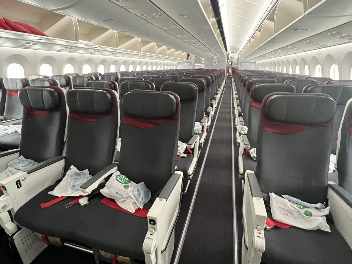 Turkish Airlines 787-9 Economy Cabin