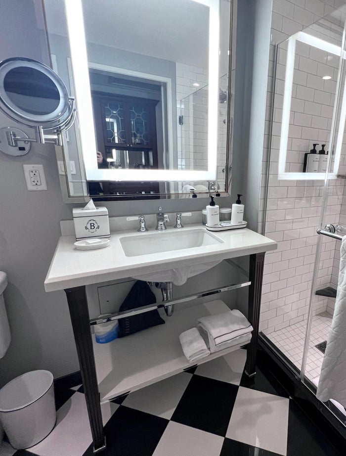 Intercontinental New York Barclay bathroom sink