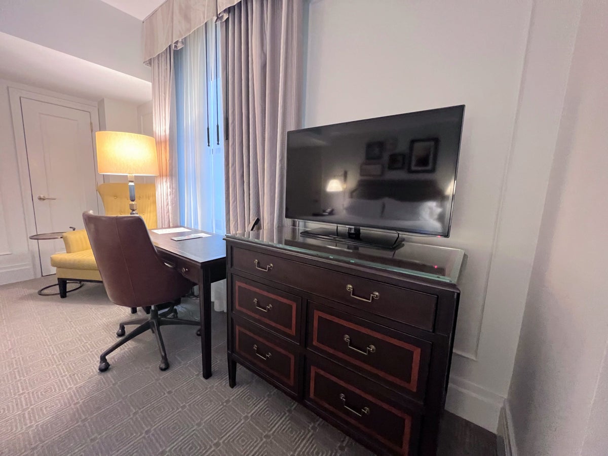 Intercontinental New York Barclay guest room desk and tv