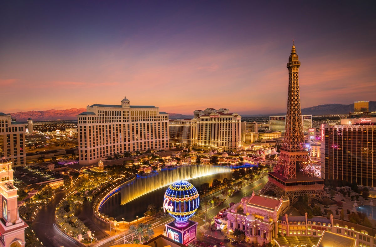 The 30 Best Things To Do in Las Vegas [Free Attractions, Kid-Friendly & Day Trips]