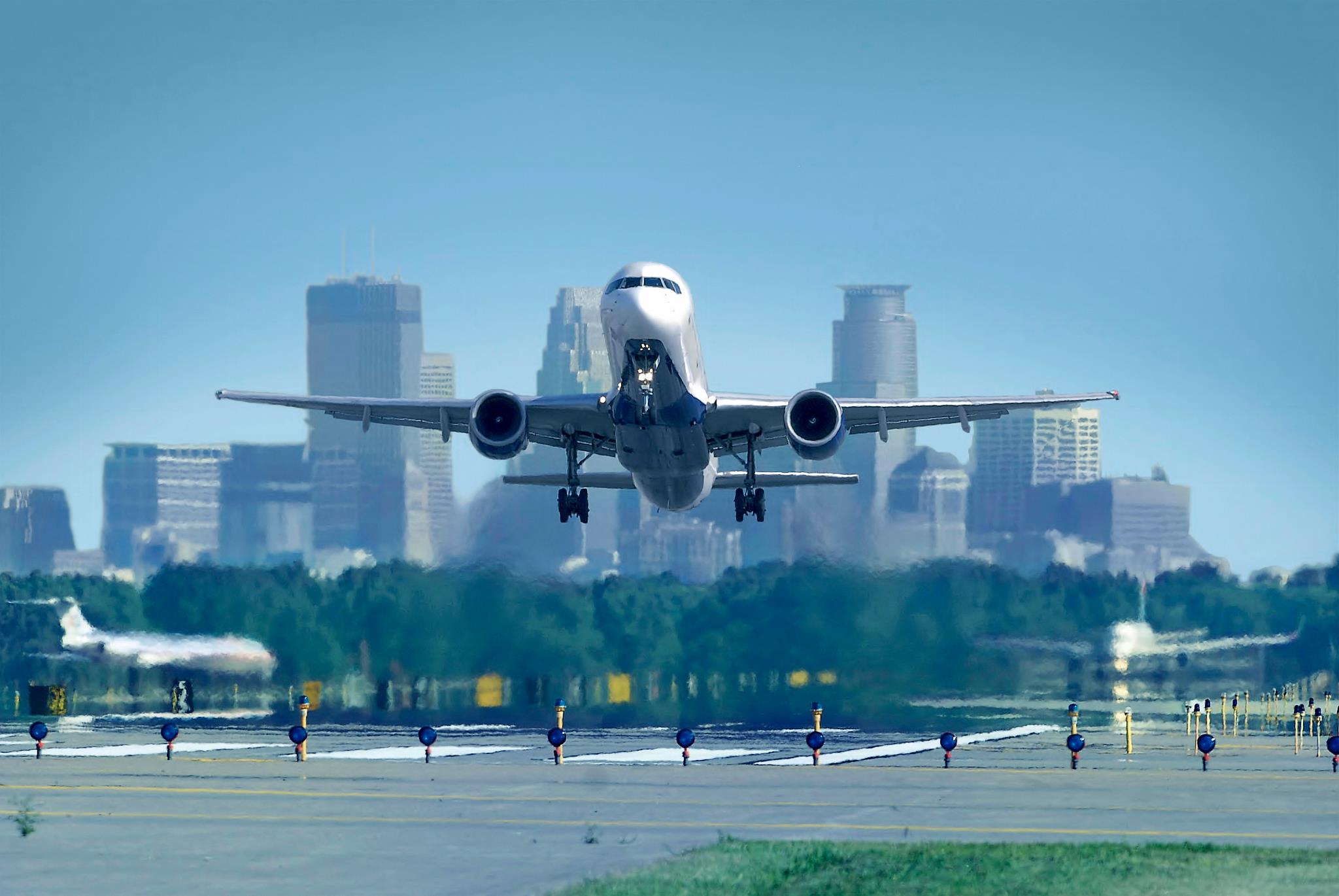 Minneapolis Saint Paul International Airport airplane takeoff