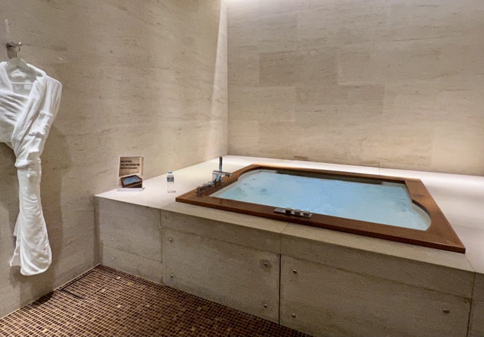 Qatar Airways Airbus A380 first class Al Safwa Lounge Jaccuzi