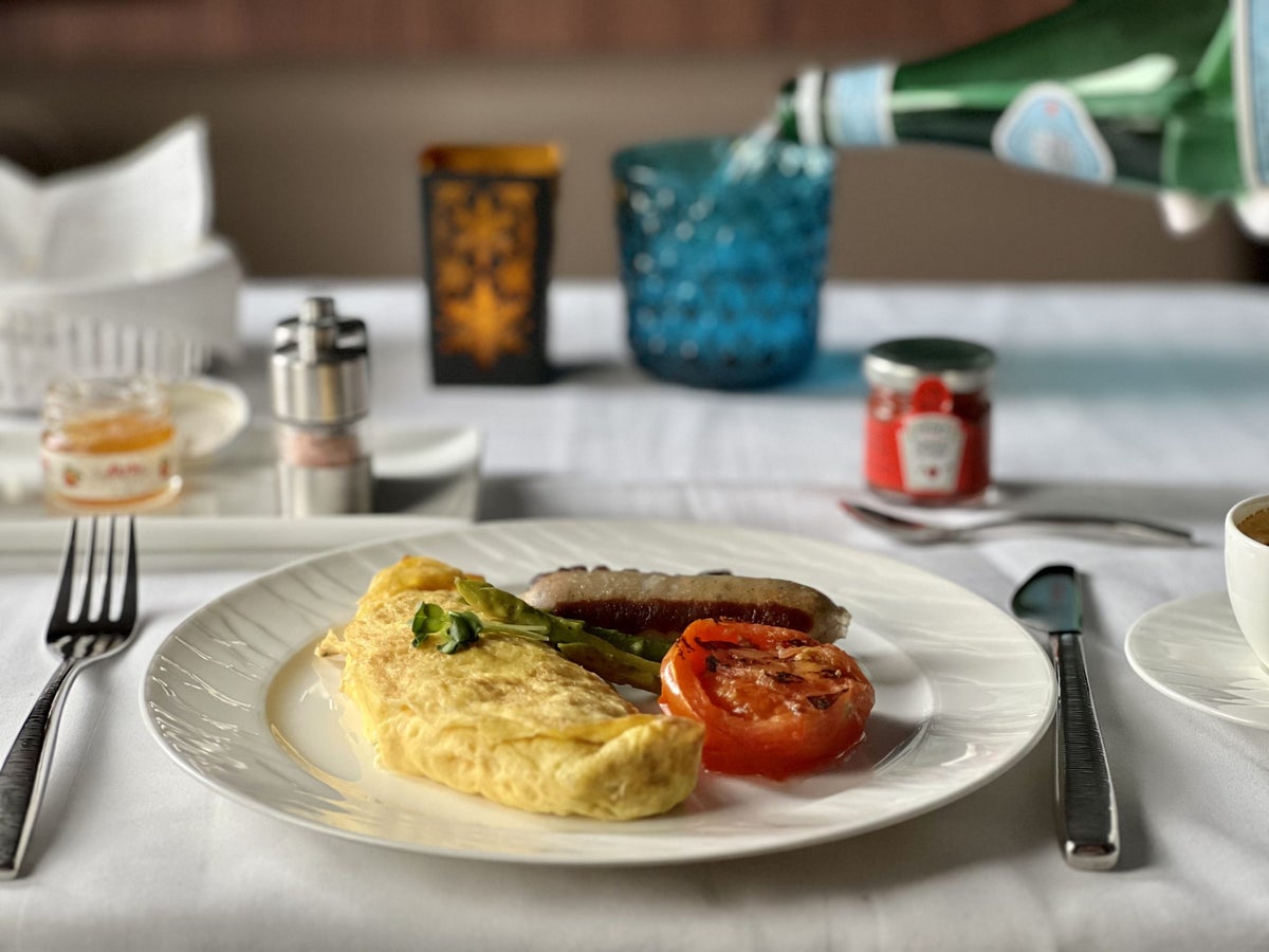 Qatar Airways Airbus A380 first class FB breakfast omelet main course