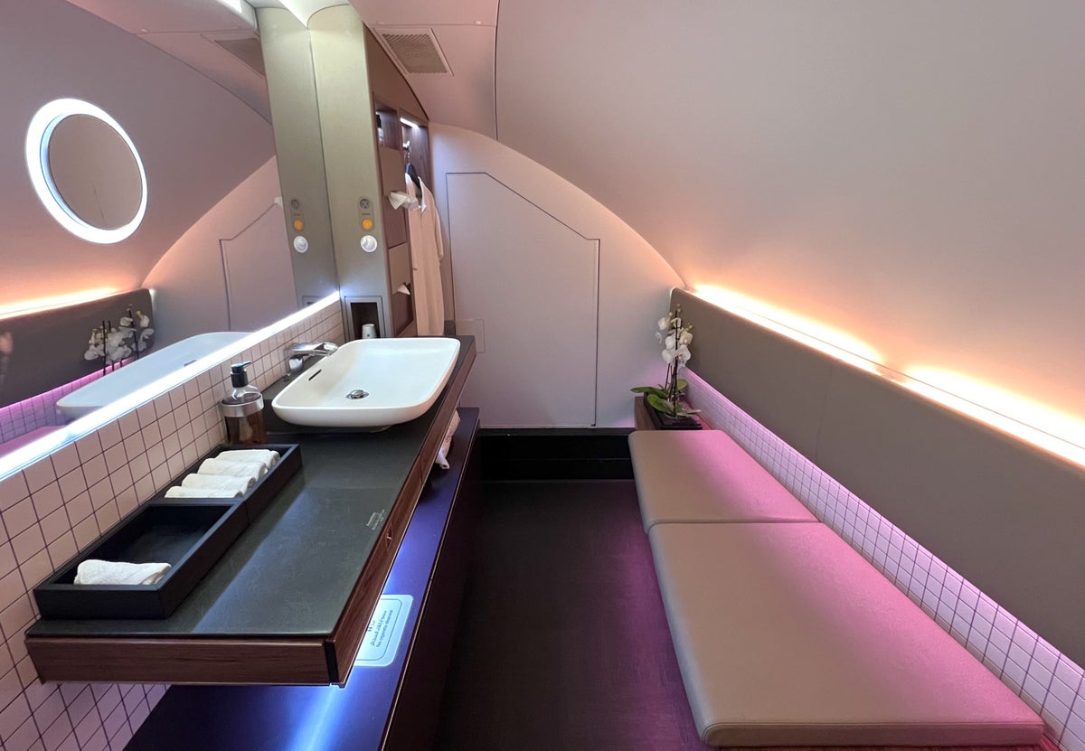 Qatar Airways Airbus A380 first class bathroom