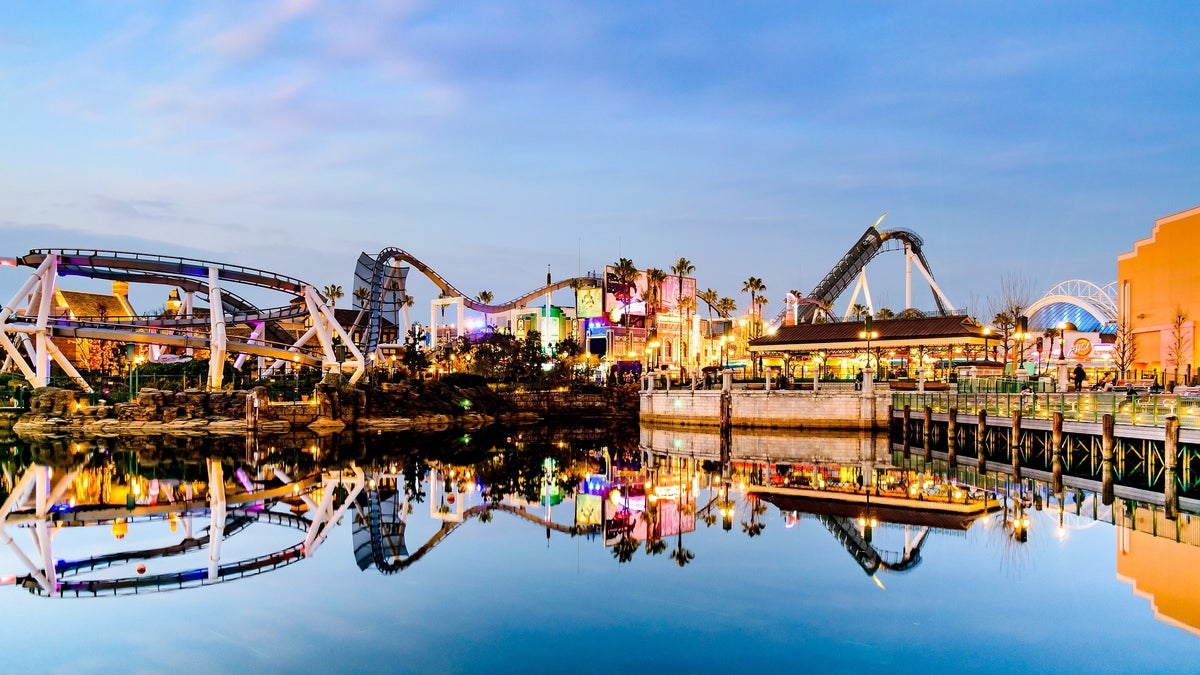The Top 20 Amusement Parks in North America in 2023 [Includes Map]