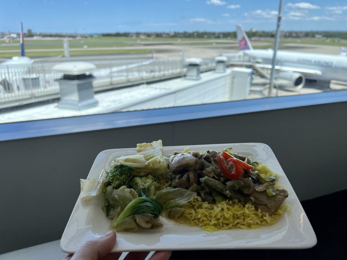 Air New Zealand Boeing 787 business class SYD lounge food with a view
