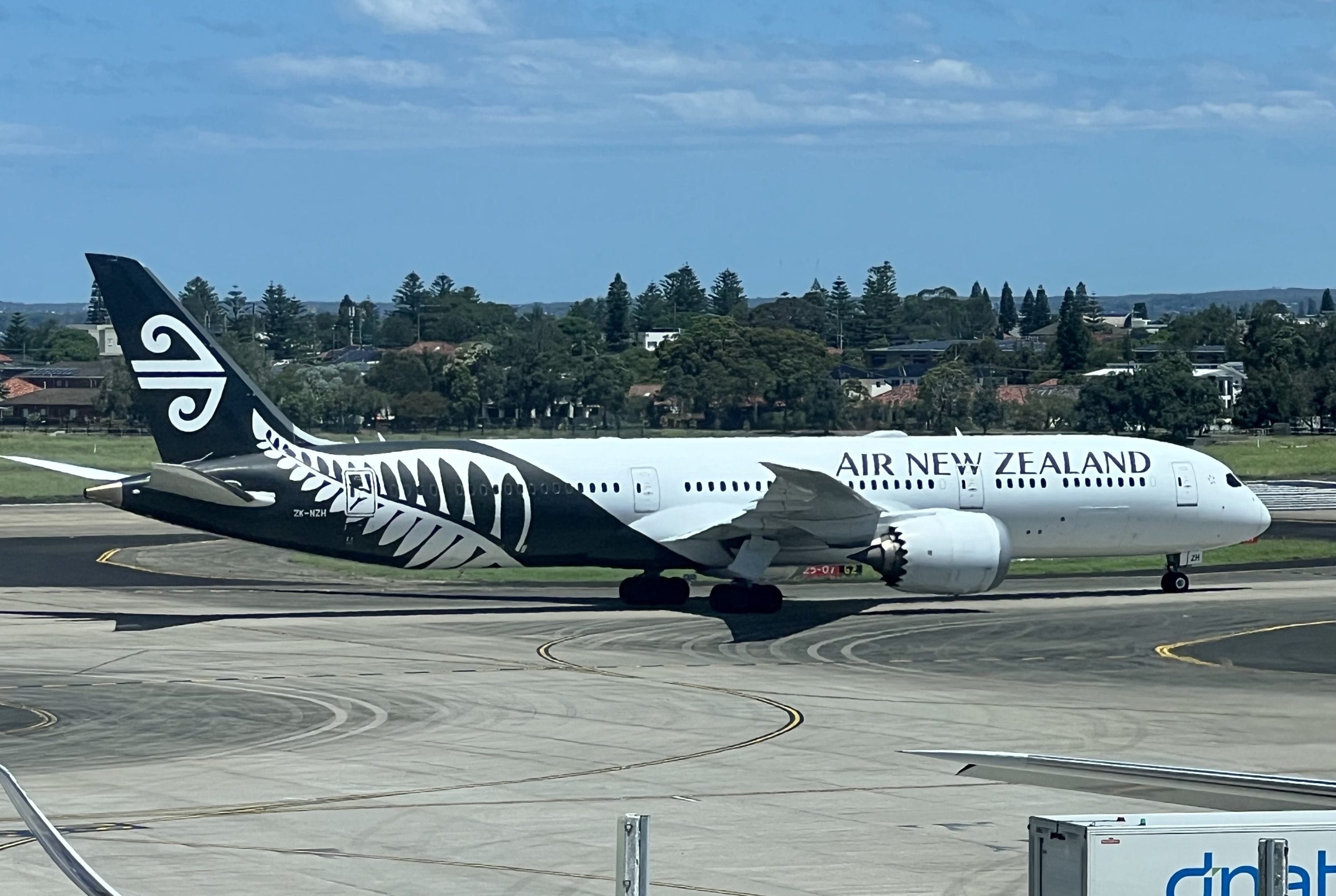 Air New Zealand Boeing 787 business class SYD views of Dreamliner