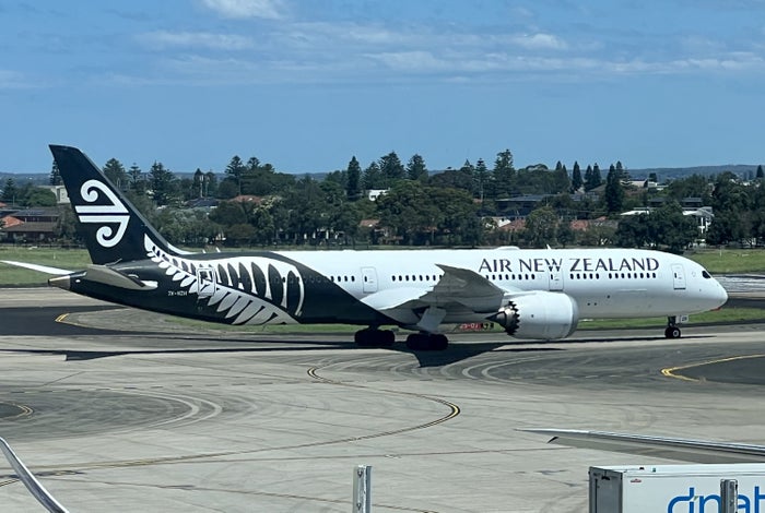 Air New Zealand Boeing 787-9 Business Class Review [SYD to AKL]