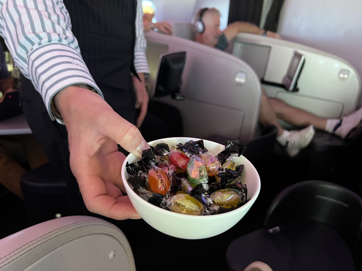 Air New Zealand Boeing 787 business class service pre landing sweets