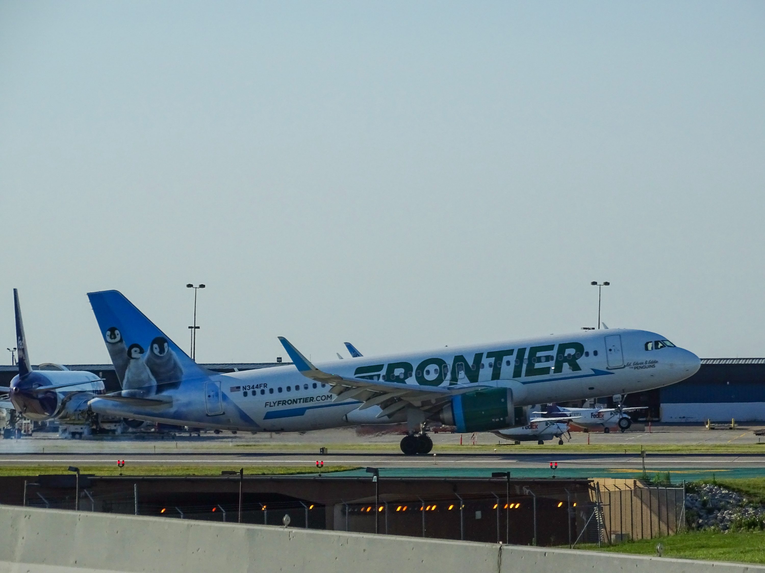 Frontier Airlines Milwaukee