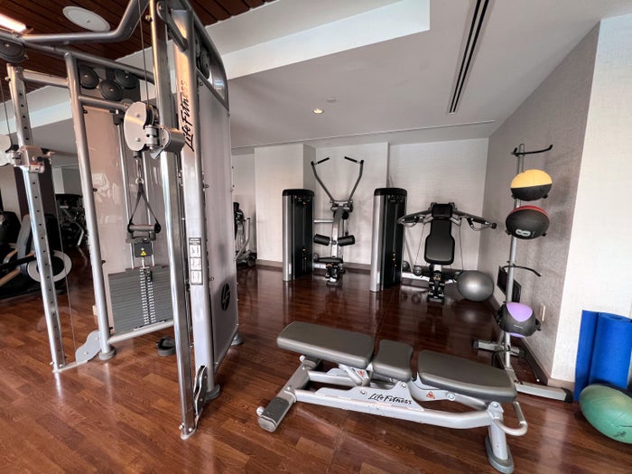 Hyatt Regency Houston Galleria gym weight equipment