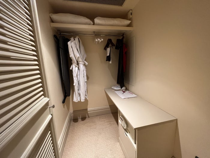 Grand Hyatt Istanbul Grand Suite King Walk-in closet