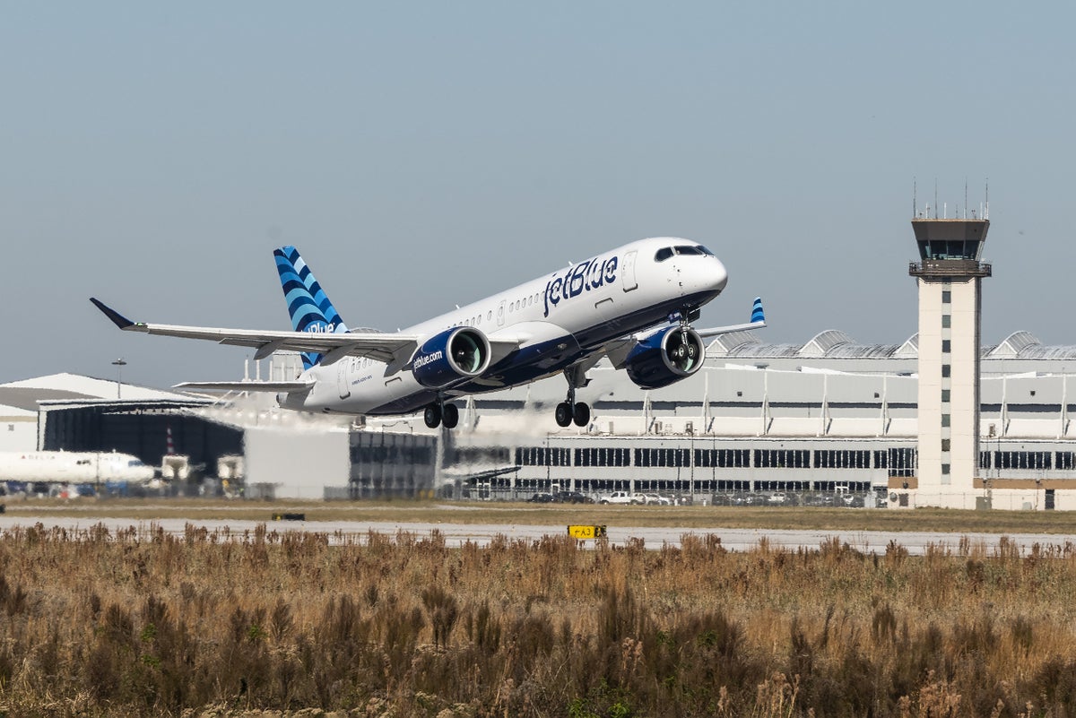 JetBlue A220 Takeoff