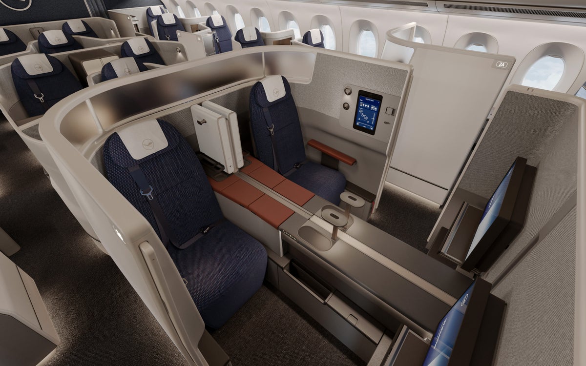 Lufthansa Allegris business class suites together