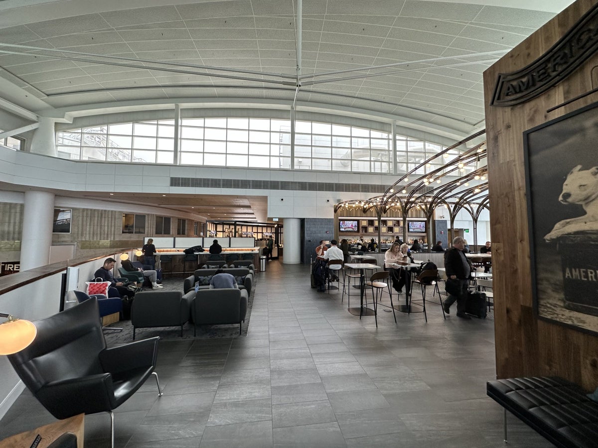 The Seattle (SEA) American Express Centurion Lounge – Location, Hours, Amenities, and More