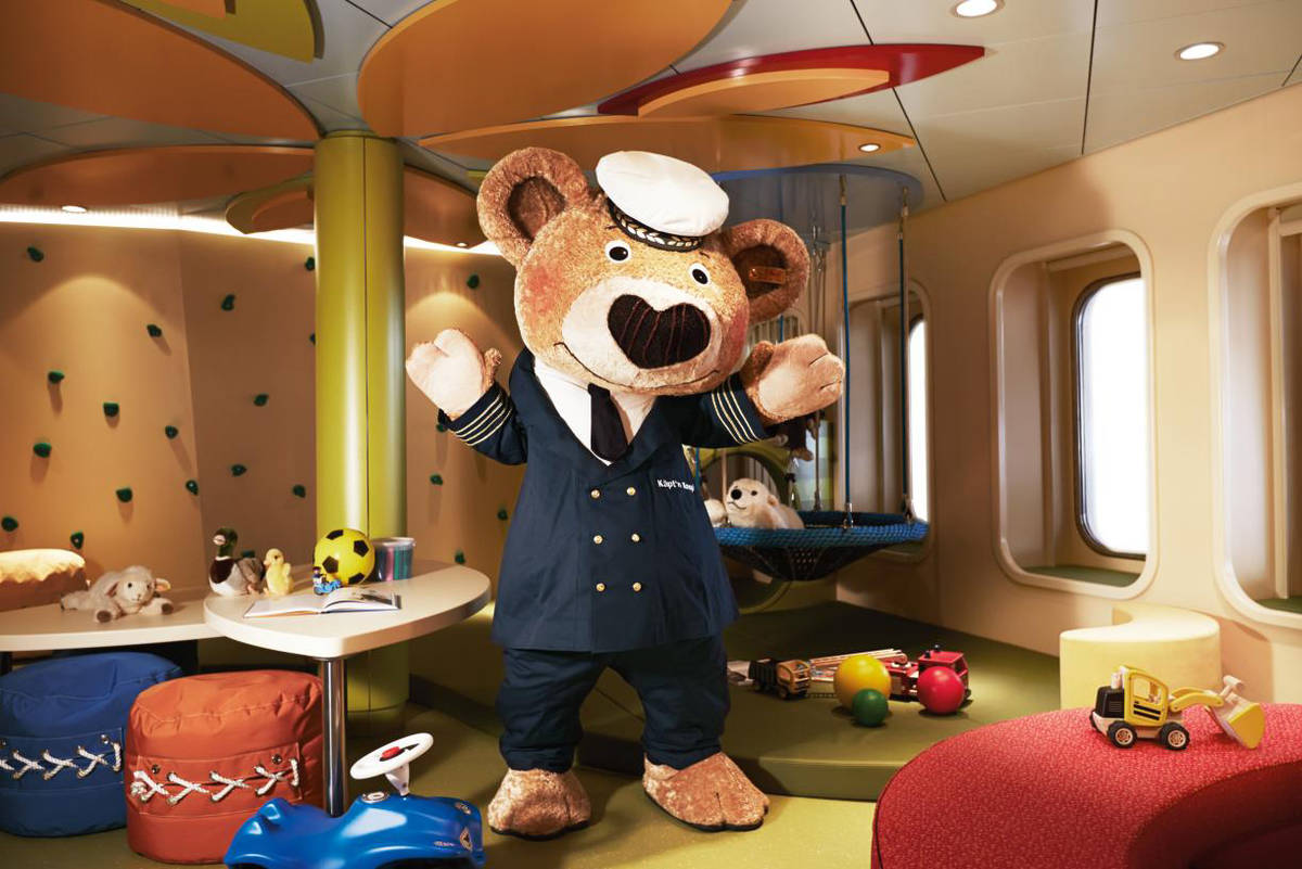 Cap'n Knof welcomes families aboard every Hapa Lloyd Cruise.