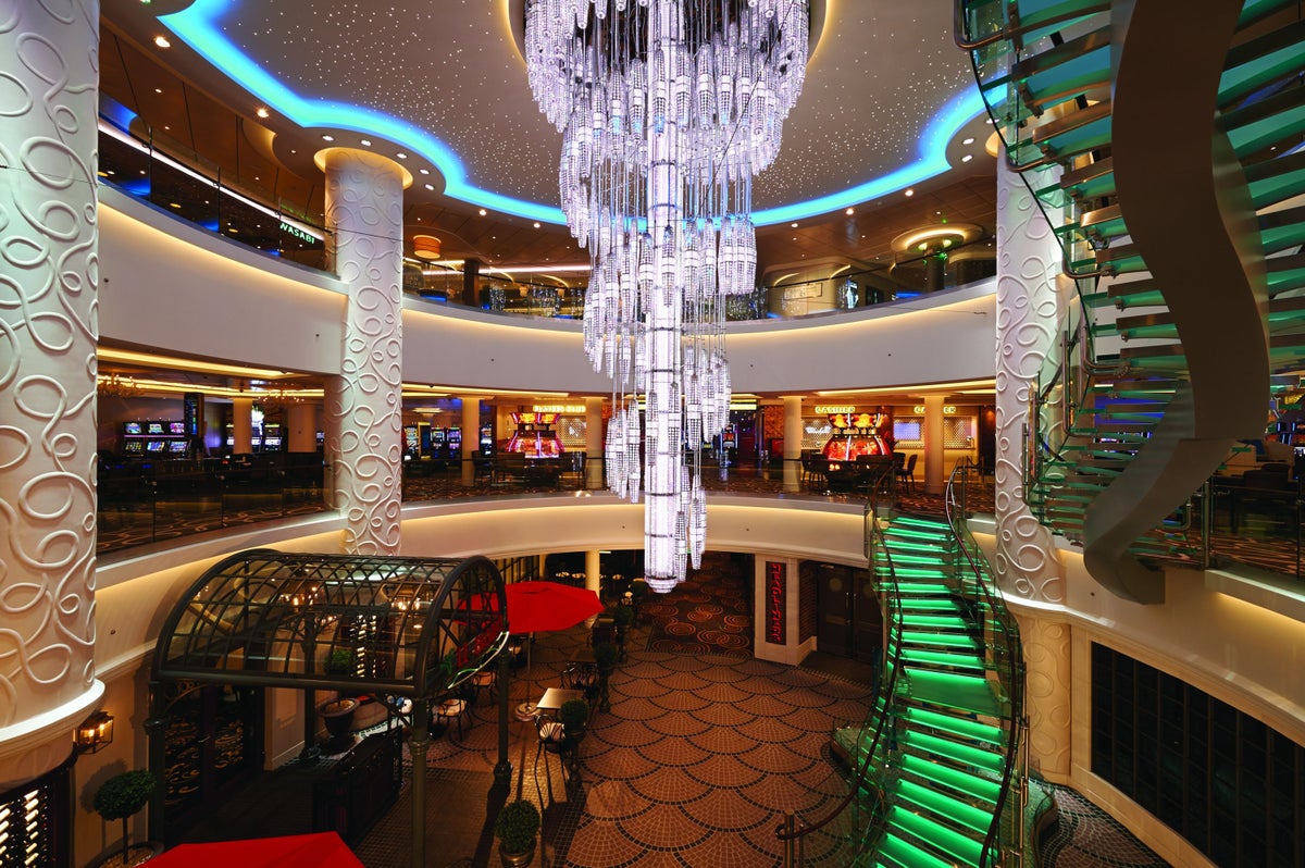 Oceanplace Restaurant interior on Norwegian Getaway.