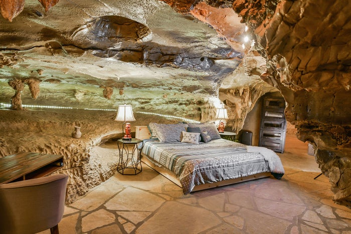 Beckham Creek Cave Lodge
