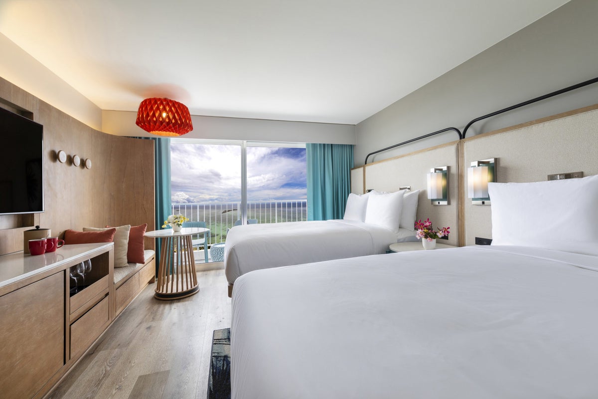 Crowne Plaza Resort Guam twin room