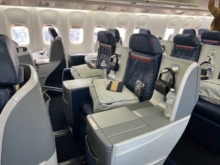 [Expired] How To Earn Bonus MQMs With Status Boost on Delta Amex Cards [2025]