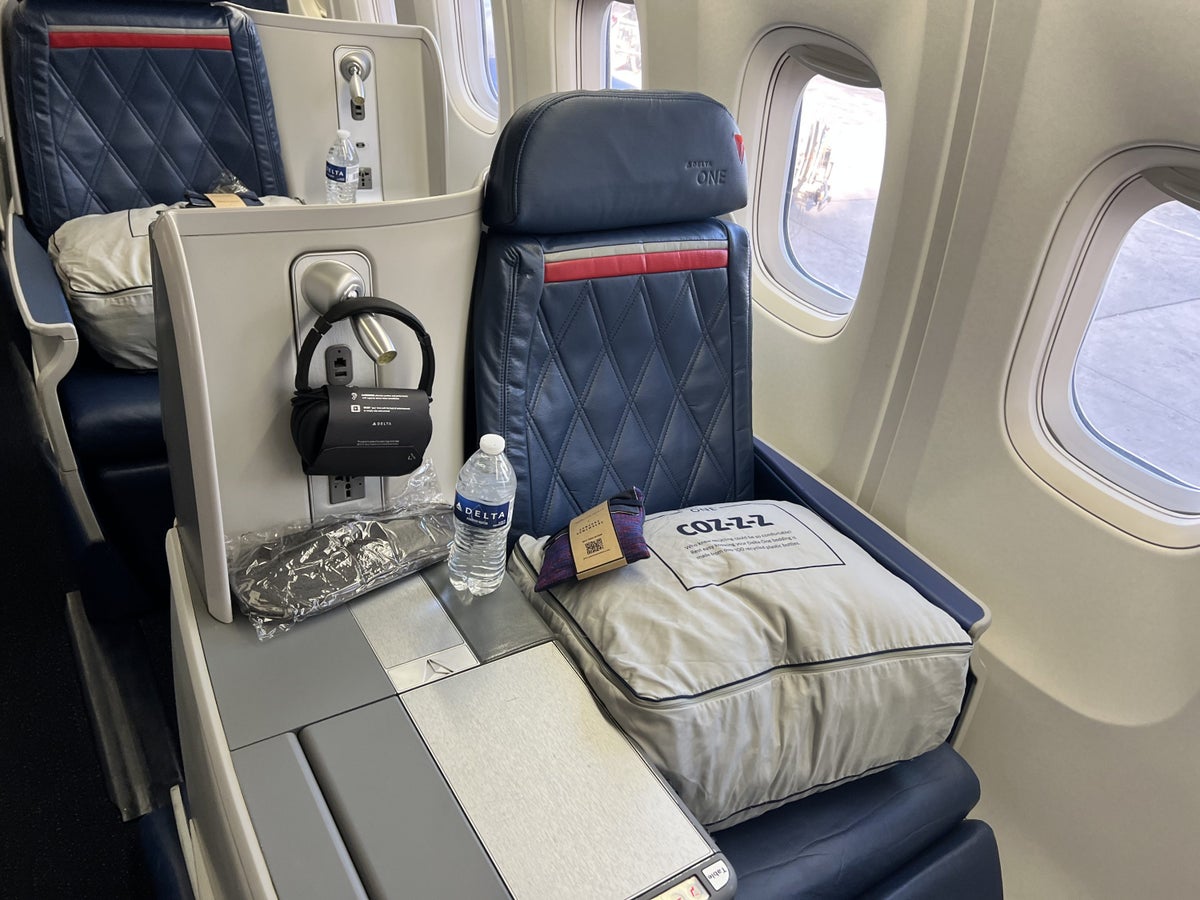 Does the Amex Platinum Card Give You Delta Air Lines Status?