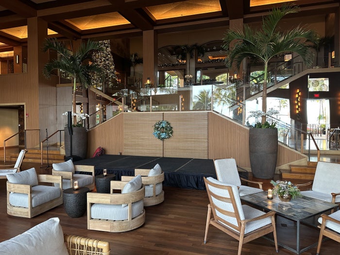 Four Seasons Lanai Lower Lobby