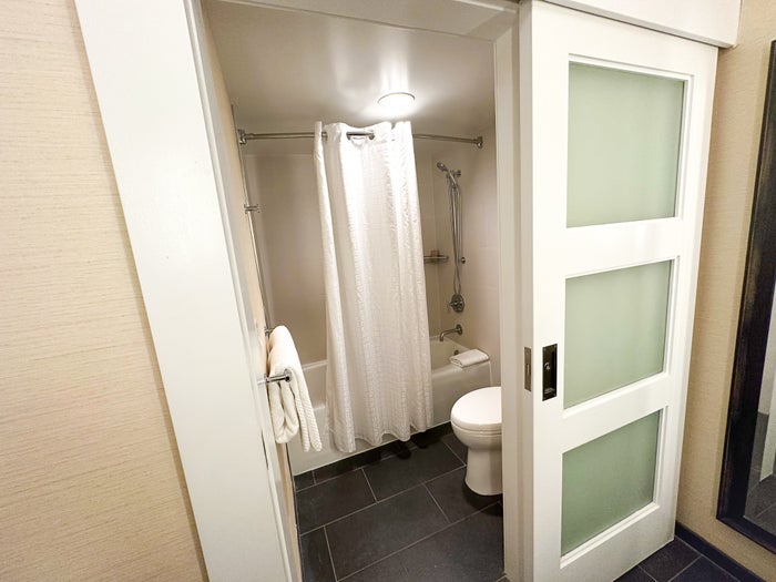 Hilton Waikoloa Village toilet