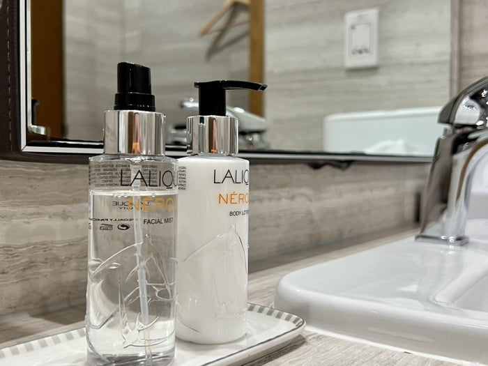 Singapore SilverKris First Class lounge at SYD facial mist