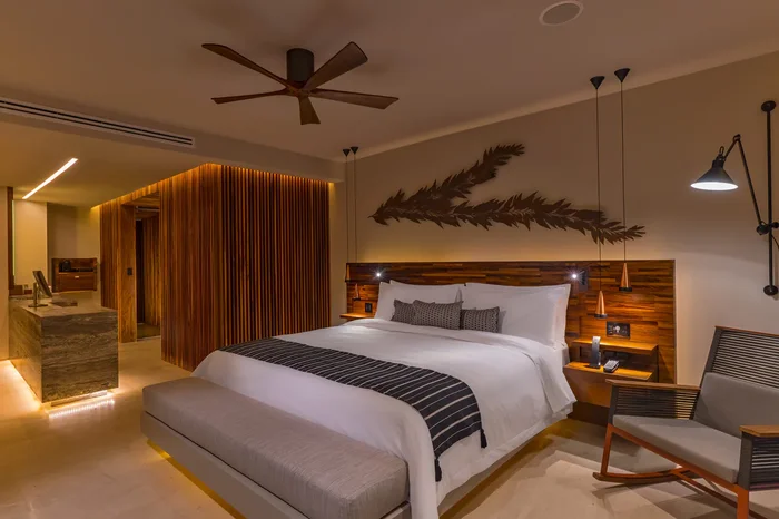 Solaz Los Cabos guest room