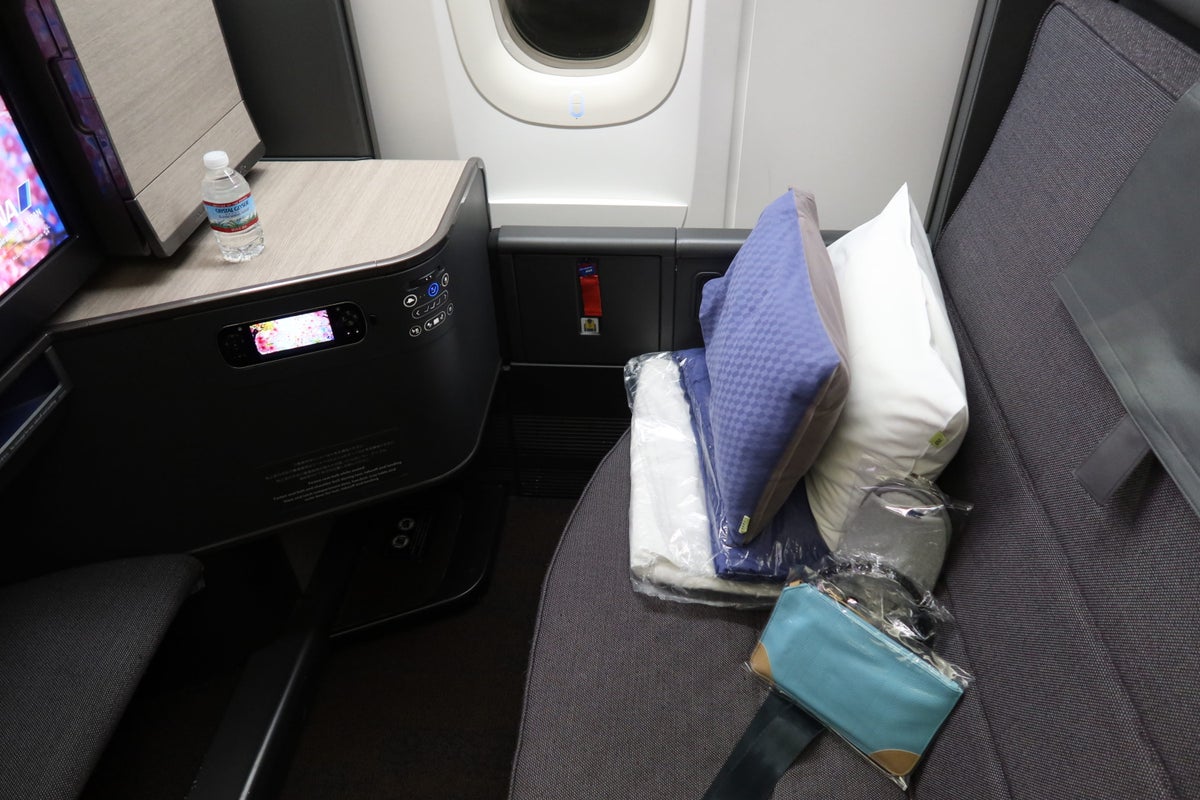 ANA Boeing 777-300ER Business Class Review [JFK to HND]