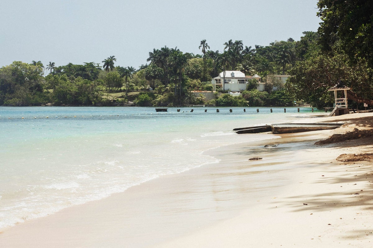 The 15 Best Beaches in Jamaica [2023]