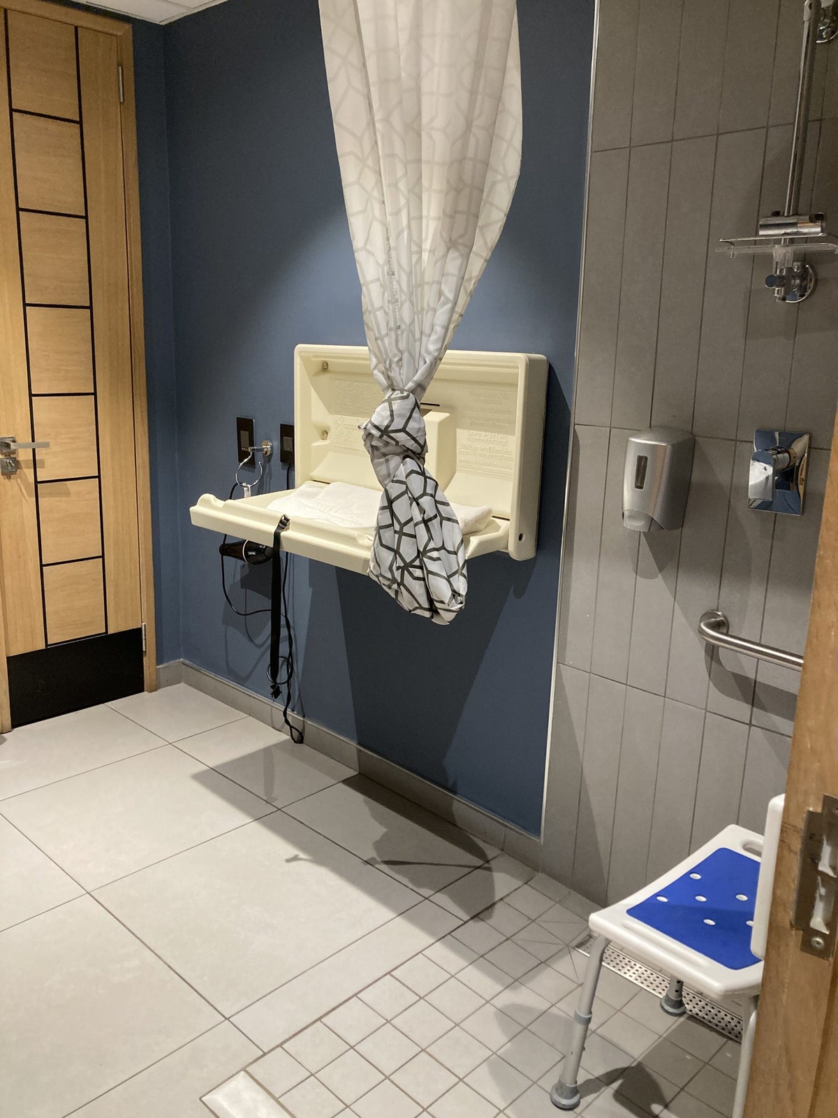 Bidvest Premier Lounge handicapped shower