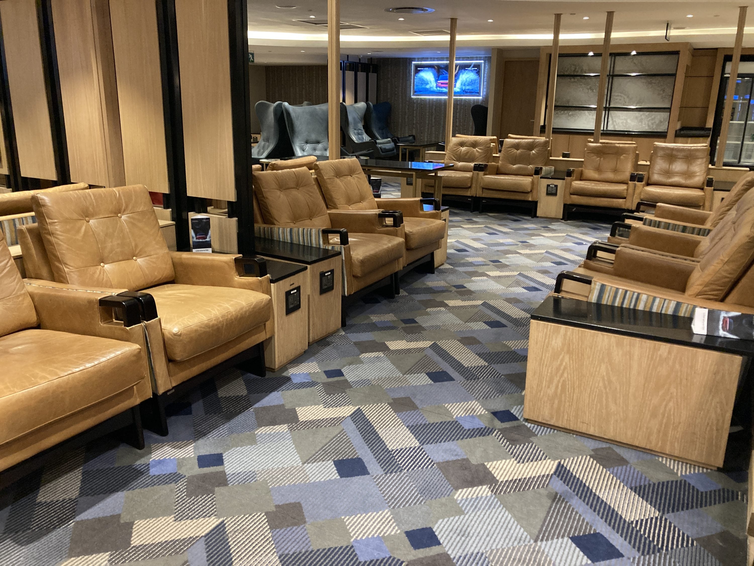 Bidvest Premier Lounge seating behind check in