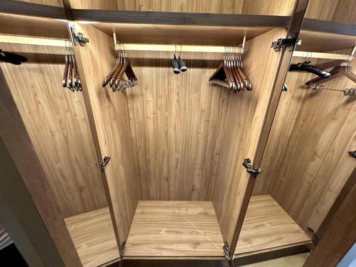 JW Marriott Madrid Closet JW Marriott Madrid Closet
