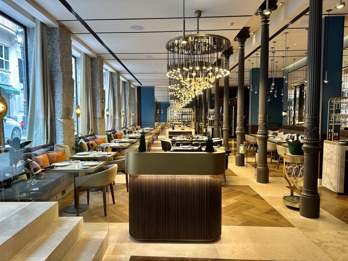 JW Marriott Madrid Qu Host Stand JW Marriott Madrid Qu Host Stand
