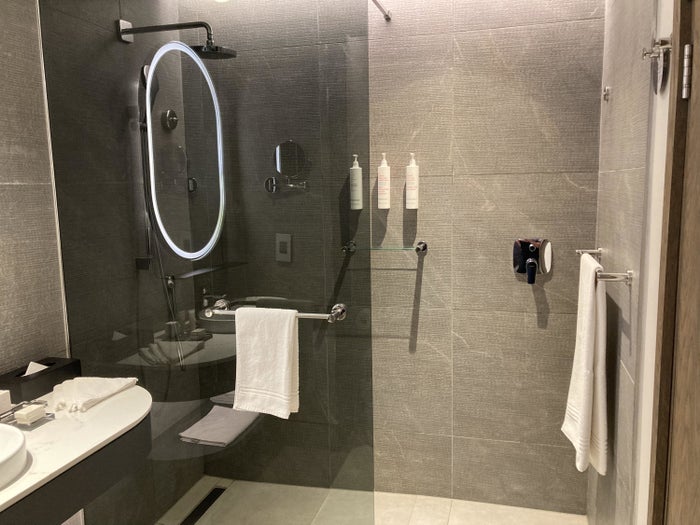 Johannesburg Marriott Hotel Melrose Arch shower exterior
