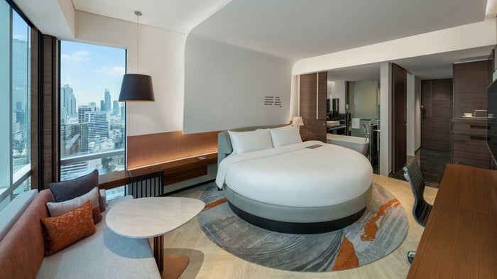 Le Meridien Bangkok Executive King Guestroom Le Meridien Bangkok Executive King Guestroom