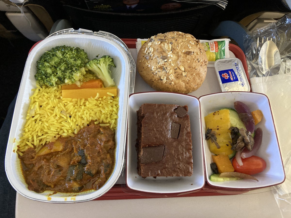 South African Airways JNB VFA economy meal veg tray open