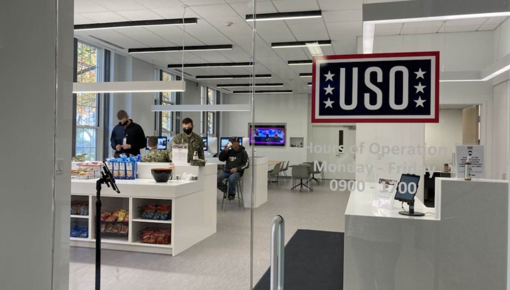 Full List of Airport Lounges at Boston International Airport [2023]